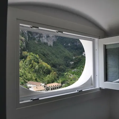 Via Paradiso Apartment *